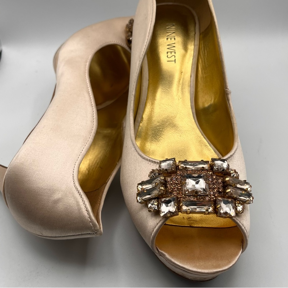 NINE WEST SATIN PLATFORM HEELS